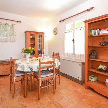1 Bedroom Pet Friendly Home In Entrechaux Экстерьер фото