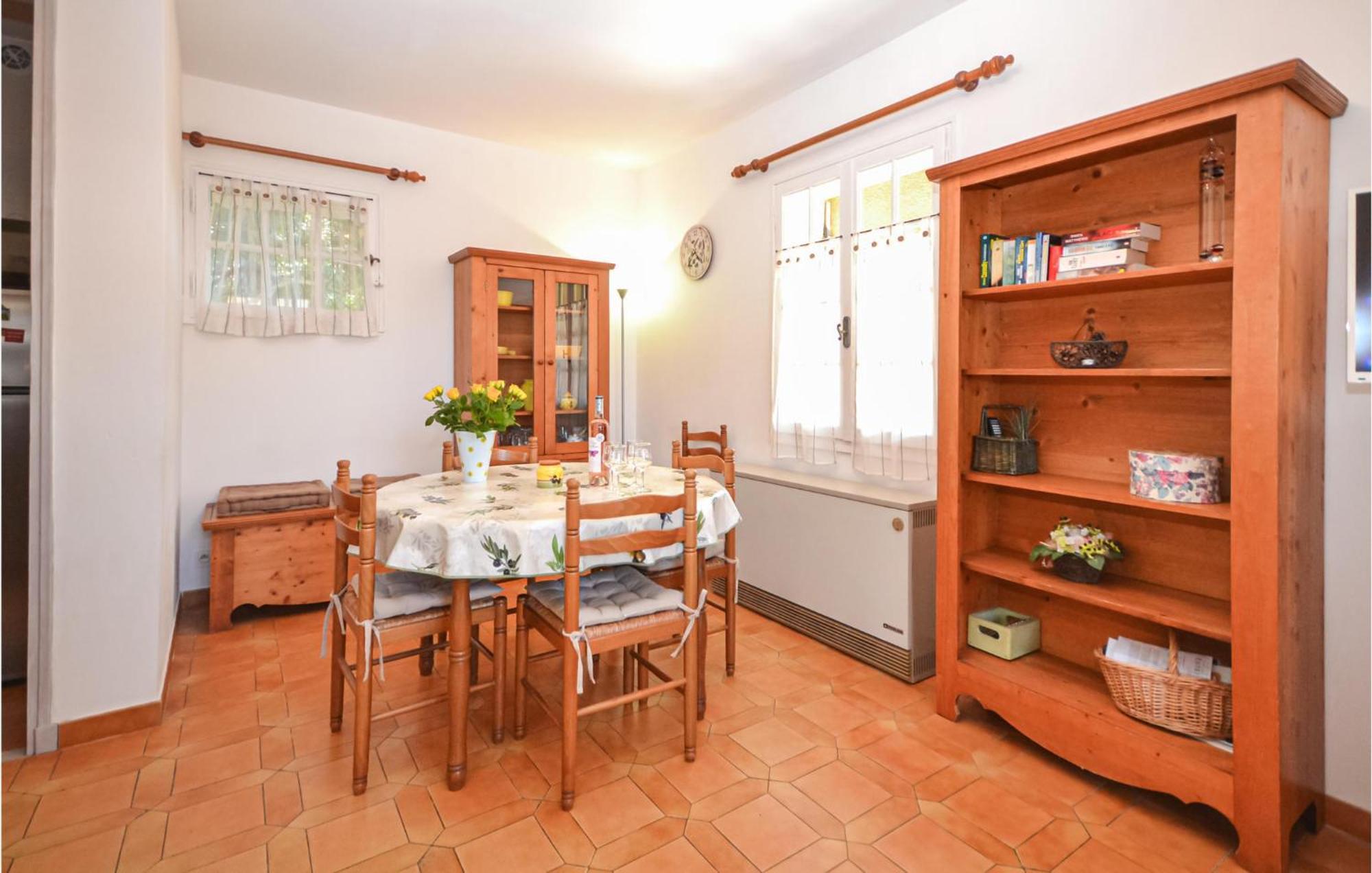 1 Bedroom Pet Friendly Home In Entrechaux Экстерьер фото