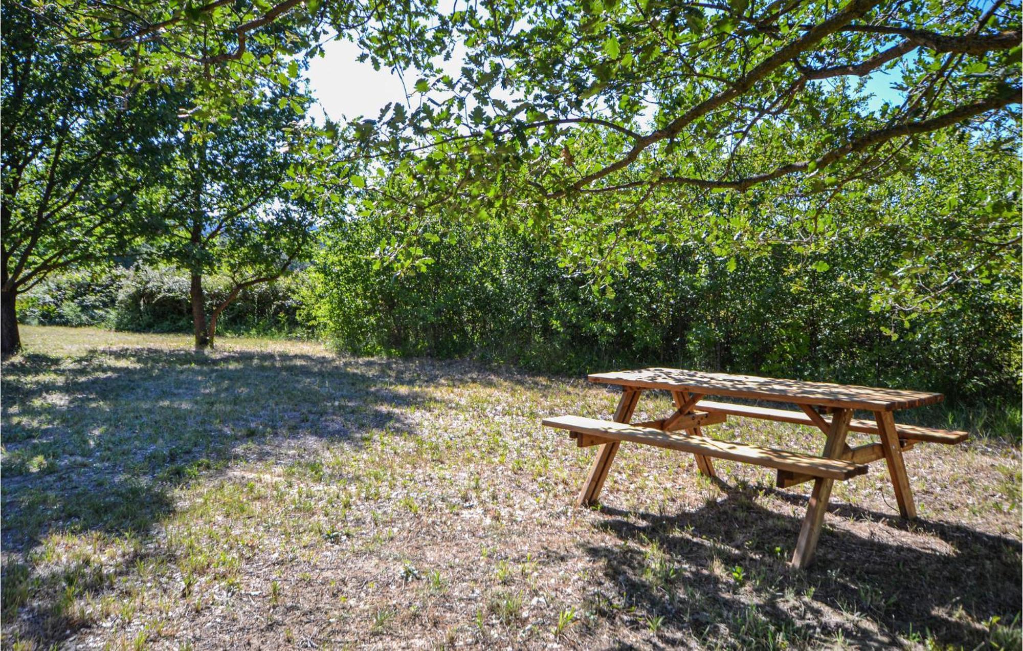 1 Bedroom Pet Friendly Home In Entrechaux Экстерьер фото